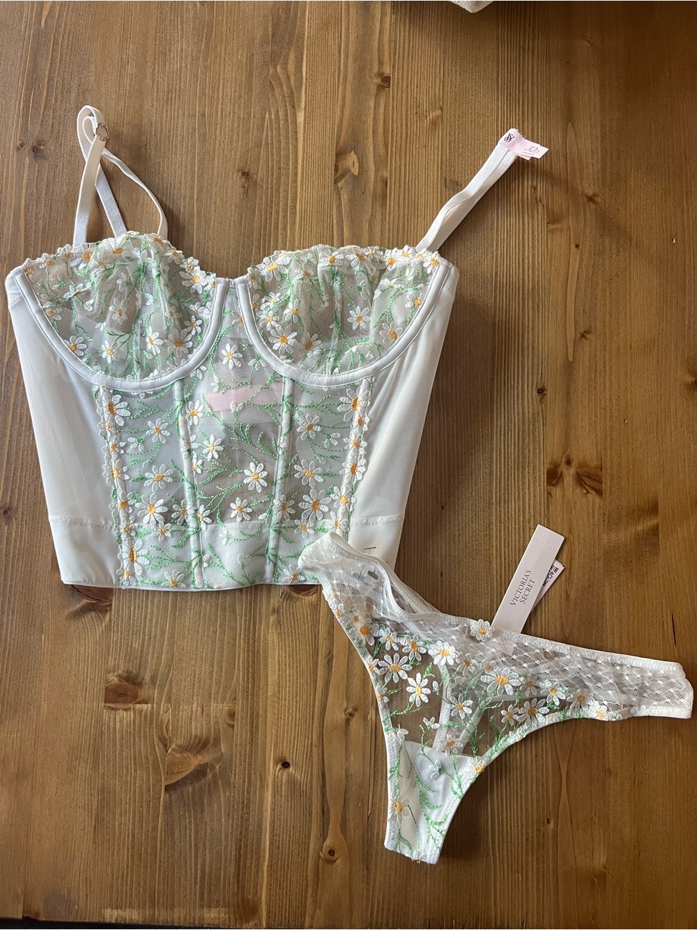NWT Victoria's Secret White Daisy Embroidered Longline Bustier & Thong Set